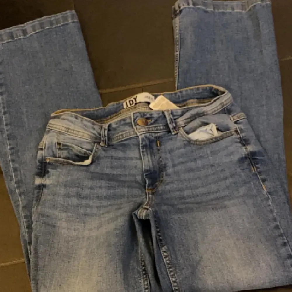 Super fina jeans, som nya. Själer då jag ej använder dom nåmer. Jeans & Byxor.