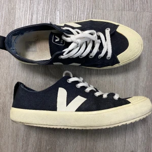 Veja skor - Såå fina veja skor i bra skick! Perfekta nu till våren! Storlek 40 men passar även 39 ❤️‍🔥