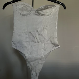 Topp - Topp zara xs använd 1 gång 