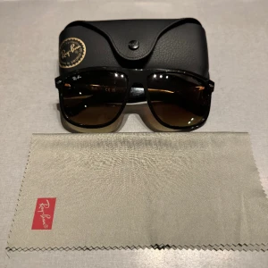 Ray-ban boyfriend solglasögon  - Skick 9/10