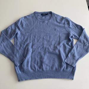 Ralph Lauren tröjan i storleken M skicket är 9/10 Modellen är 180 Dm vid andra frågor😃