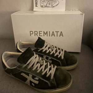 Premiata skor - Intressekoll! premiata skor i 9/10 skick. Skriv för frågor eller liknande. Allt og finns med. Byte är oxå aktuellt 