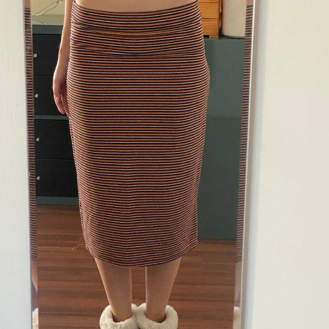 Lågmidjad randig kjol