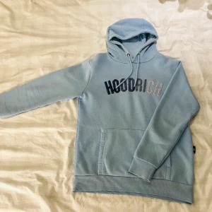 Hoodrich Hoodie - Hoodrich Hoodie i jättefint skick. Knappt använd, pga inte min stil.