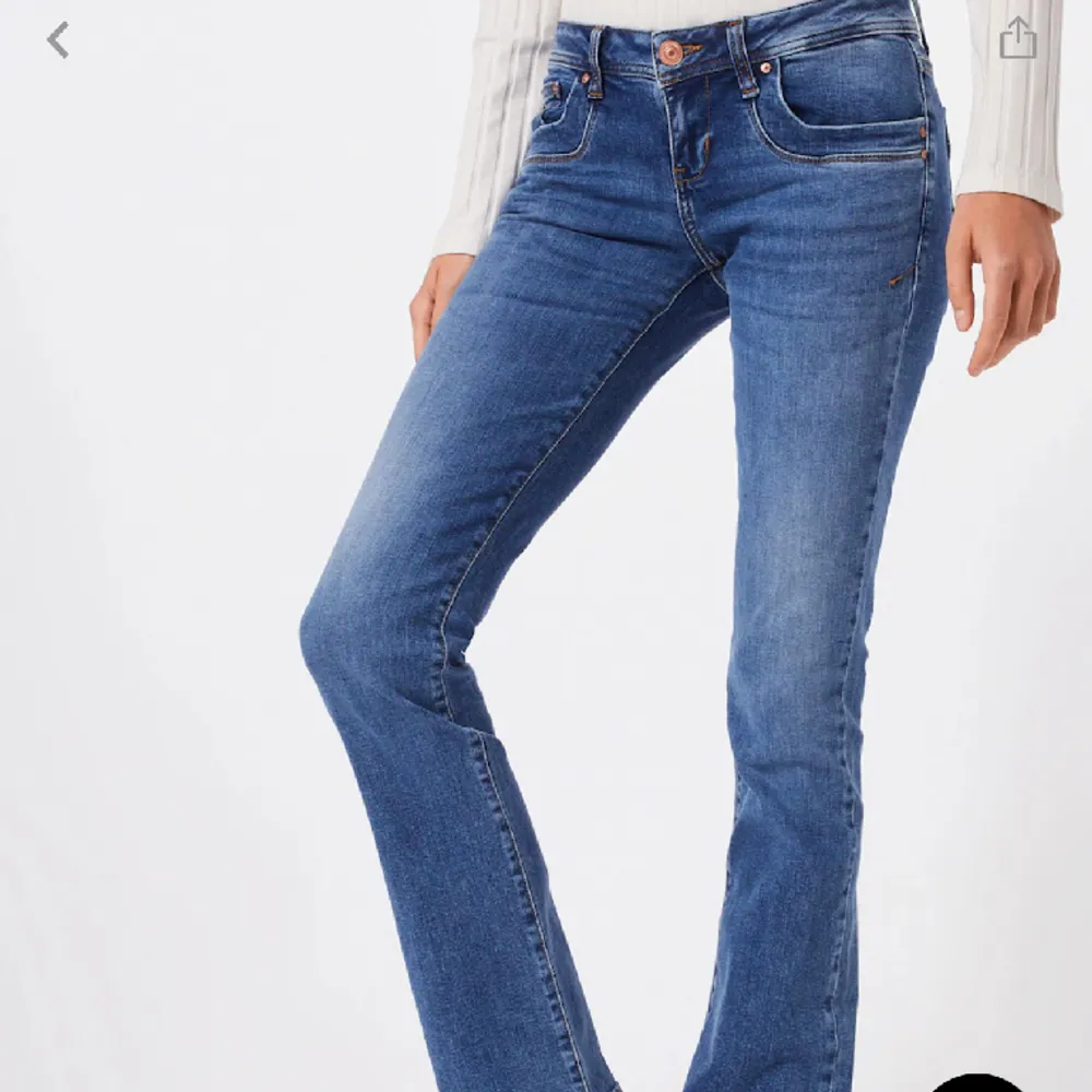 Säljer dessa LTB valerie jeansen som alltid är slut i storlekar. Dessa är i storleken W24 L28. Aldrig använda, endast provade. Skriv privat om du vill se hur de sitter på mig eller om du har frågor!:). Jeans & Byxor.