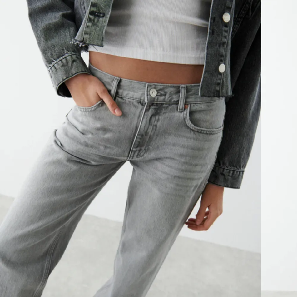 Fina jeans från Gina tricot. Hela och fint skick. Jeans & Byxor.
