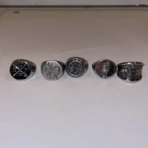 J&H ringar - Säljer var för sig eller alla på en gång Pris för alla 500 Skick: nyskick