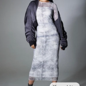 Klänning  - Sommar klänning  - endast använd 1 gång 