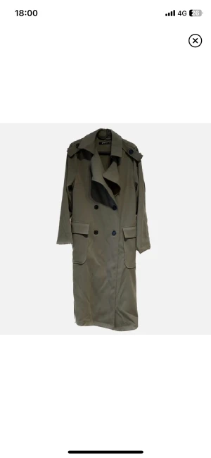 Trenchcoat / Kappa - Trenchcoat i tjockt material! Knappt använt!