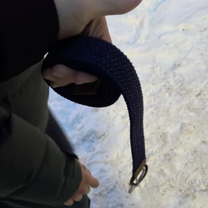 Bälte - Grisch flätat bälte här från Cubus som är 105cm vilket gör så den passar perfekt till alla