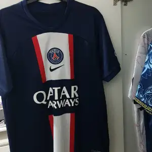 Psg t-shirt, använd par gånger.