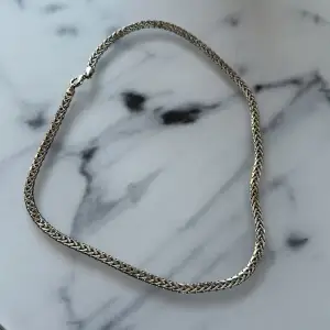 Säljer äkta silver halsband då den inte kommer till användning tveka inte på att fråga 