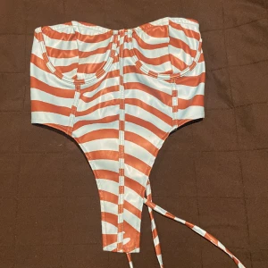 PrettyLittleThing corset - Superfin blå/brun korsett storlek UK 8, S. Använd 1 gång