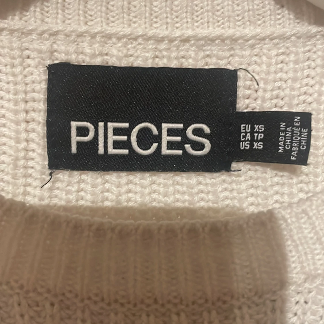 Stickad tröja XS - 90