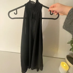 Topp - Fin topp från hm som ej används länge i nyskick!