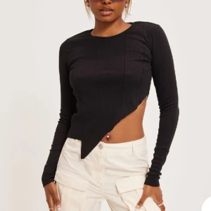 Nelly tröja - Tröja från nelly som e helt ny.