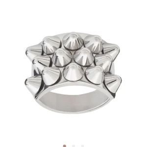 Edblad ring silver! - Funderar på att sälja min Edblad ring i silver! Den är i jättefint skick, inga defekter alls! Nypris 399kr❤️. 