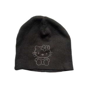 Hello Kitty mössa - Supersöt hello Kitty mössa 💕