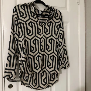 Fin skjorta  - Fin använd 1-2 gånger 