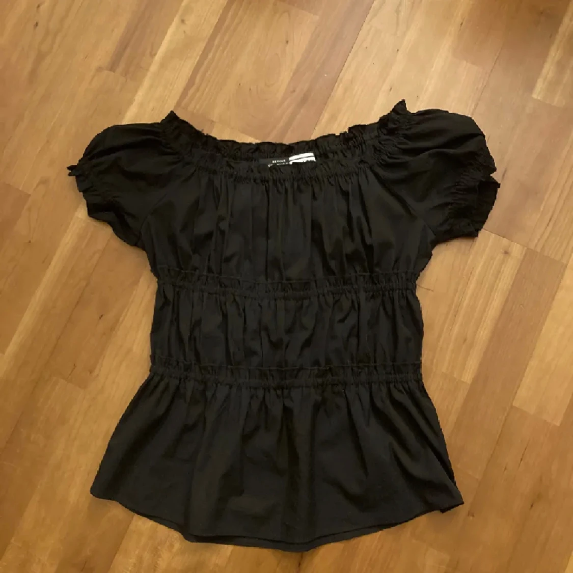 Svart blus i nyskick 💘 - 91