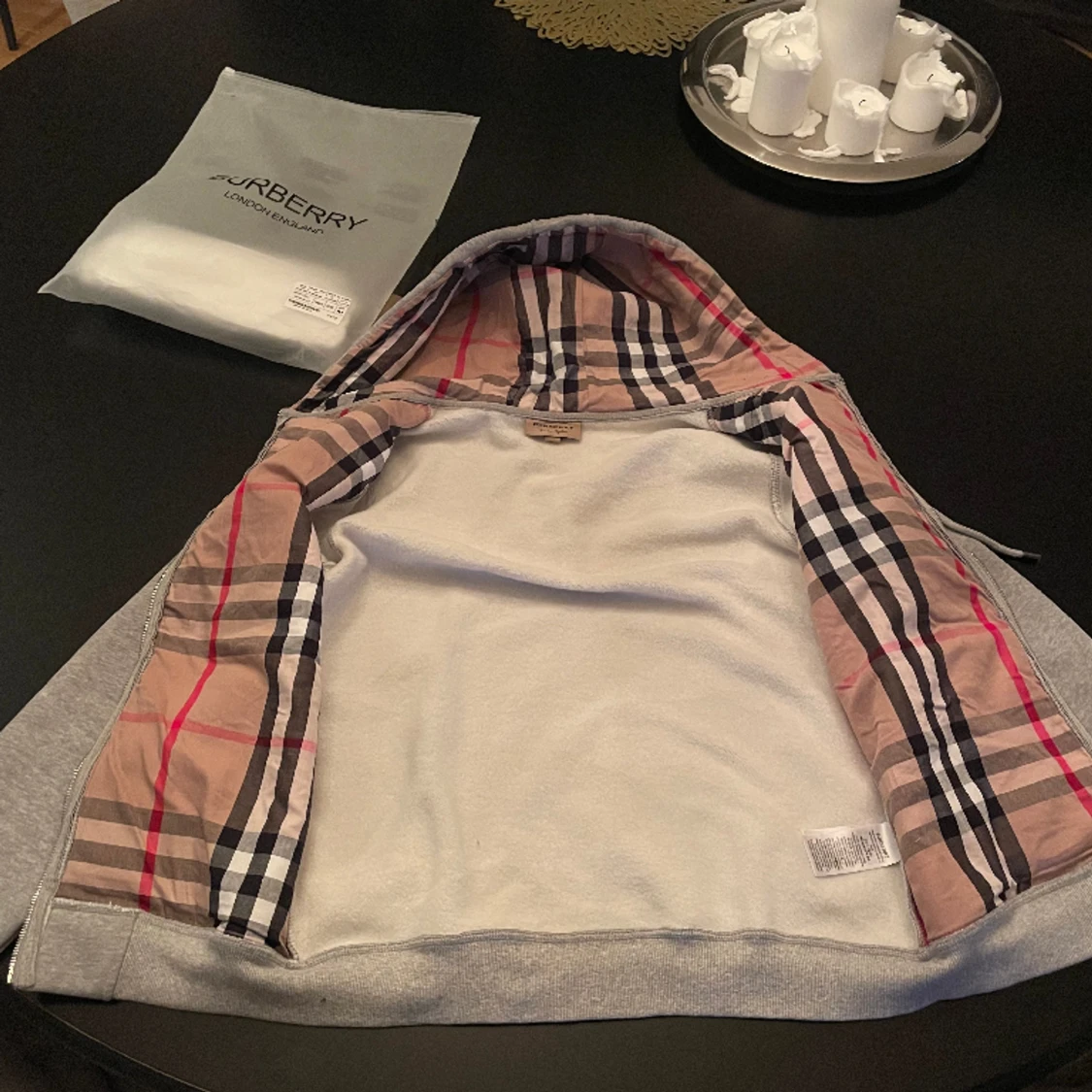 Burberry hoodie - 90