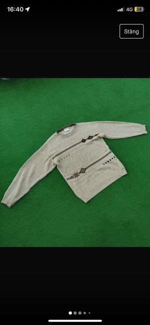 Vintage stickad tröja - Snygg vintage stickad tröja, storlek M, mått på sista bilden 