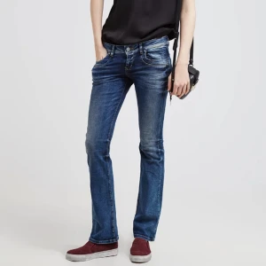 Ltb jeans  - Säljer dessa super snygg Ltb jeansen i storlek 29/32 som är helt oanvänd pgr av att de är förstora. Är även öppen för att byta mot ett par i mindre storlek 27/32. Köparen står för frakten :)