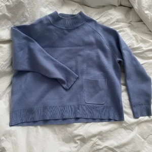 Carin wester tröja - Blå stickad tröja