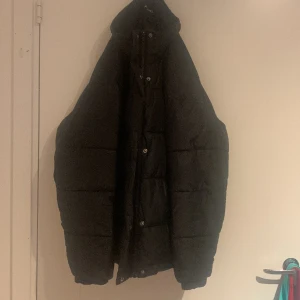 Jacka  - Det är en jacka ifrån  monkl