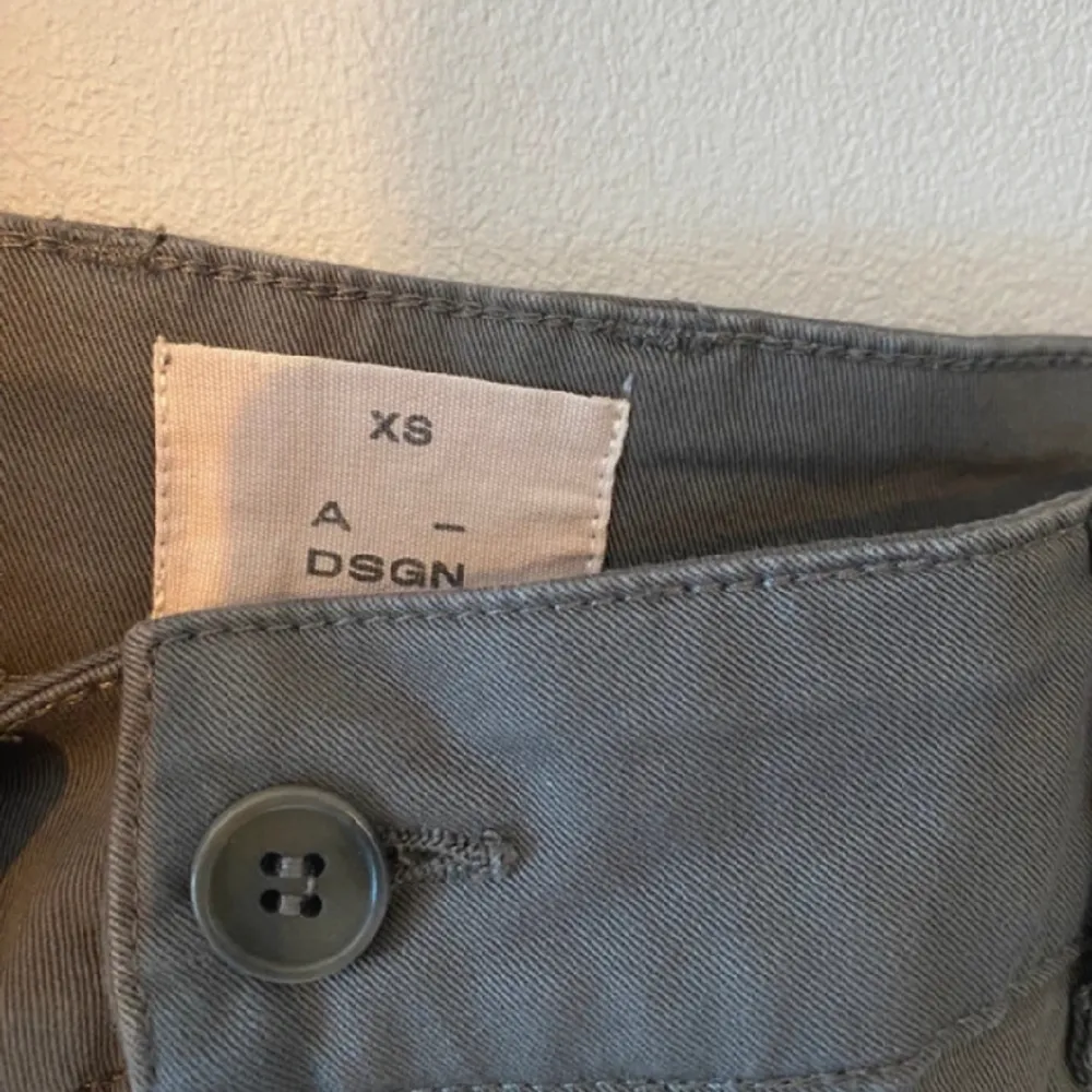 A-DSGN byxor, oanvända Nypris 900kr. Jeans & Byxor.