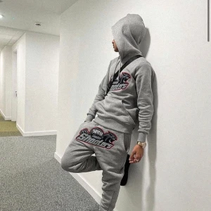 Trapstar London Shoters Hoodie - Storlek S  Jätte bra skick  Bra pass form, skön material, allmän bra hoodie som passar till allt  Pris kan diskuteras 