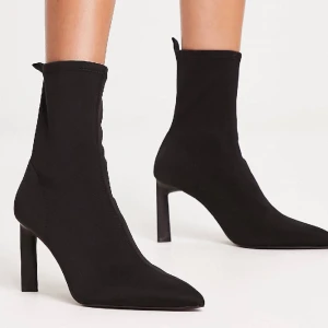 SOCK BOOTS🖤 - Snygga boots från Stradivarius! Endast använda en gång, i princip nyskick!🖤☺️