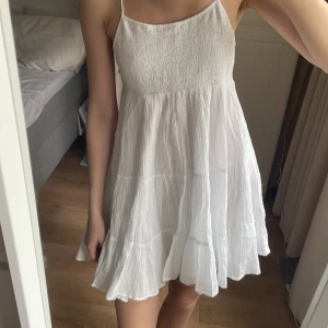 Klänning - Klännings strl xs från zara perfekt till student 💞