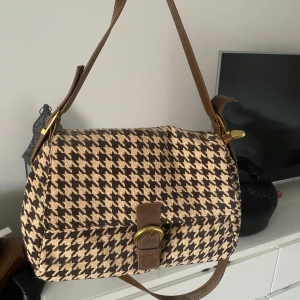 Handväska - Superfint skick och aldrig använd