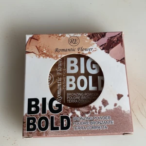 Bronzing powder  - Aldrig använd och aldrig swatchad. Säljer pga köpte fel färg!🩷