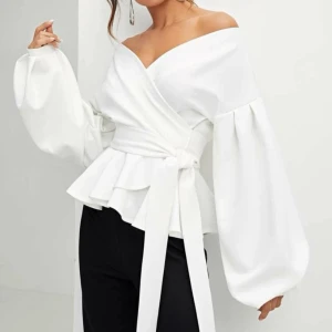 Vit blouse - Använt 1 eller 2 gånger 