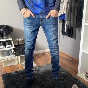 Mörk blåa Tiger Of Sweden jeans 👖  Modell: slimstyle W:29 L:31 Skriv för mer info ℹ️  Pris kan diskuteras 