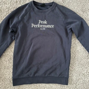 Peak performance tröja!!! - Fint skick. Storlek 150cm. 