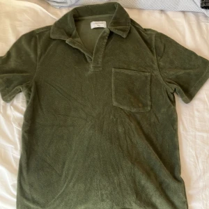 Frotté piké  - Säljer nu min riktigt snygga frotté piké från studio total säljer pga att den är för liten på mig