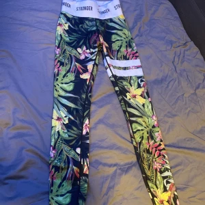 Stronger tights - Använda varsamt så skicket är mycket bra💕