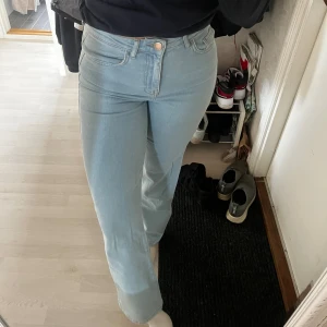Raka jeans  - Raka jeans, knappt använda 