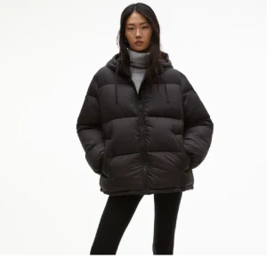 H&m Jacka - Den är i toppen skick, perfekt till nästa vinter!💞💕kan även mötas upp ifall du bor i Göteborg strl Xs