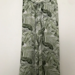 Dam Byxor  - Ny skick  Stlk S 