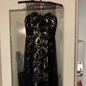 Blavk dress - Black dress 