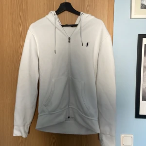 Ralph Laurent hoodie - Str s, den har bevarats fint och säljs pågrund av att jag växt ur den , kontakta vid fler bilder. 