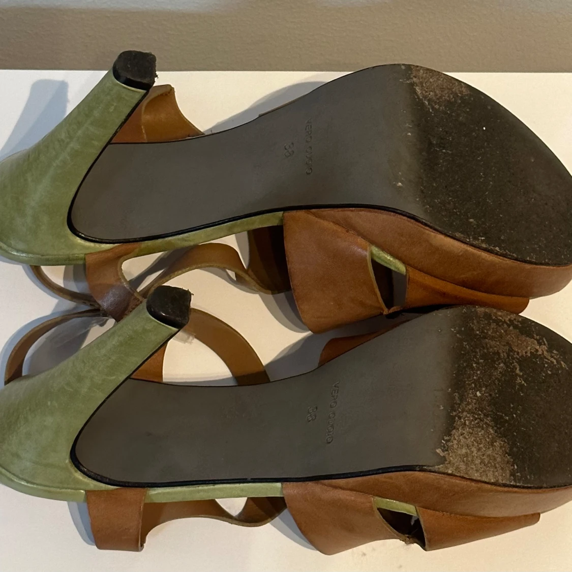 Snygga klackar i läder - 92