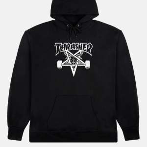 Säljer denna hoodie från thrasher, använd men i gott skick!