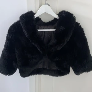 Bolero - Jätte lyxig päls bolero😍