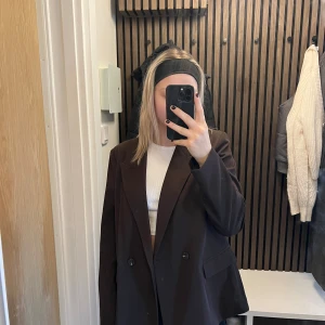 Over Size kavaj - Over Size brun kavaj från H&M. När storlek M. Aldrig använt.🤩