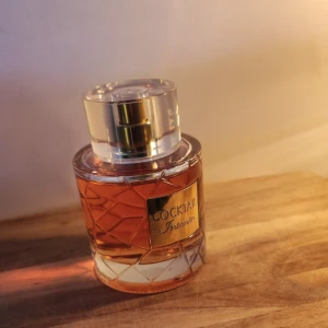 Sample Cocktail intense ( angels share dupe) - En väldigt lik doft till angels share,   3ml 40kr, 5ml 55kr  Har likadana noter som angels share  Cocktail intense - fragrance world